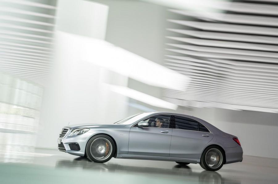  Mercedes-Benz S63 AMG 2014 года  (фото 13 из 125)